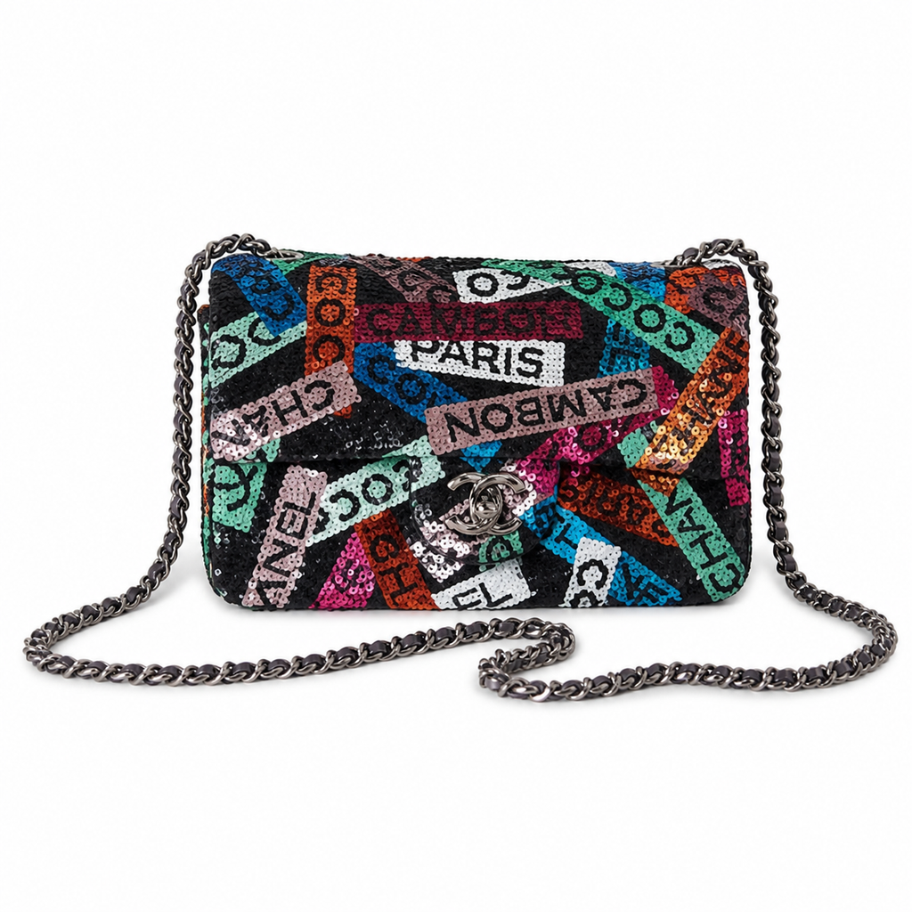 Chanel Classic Quilted Small Flap Bag | CC Turn-Lock Leather Chain Strap — 14x20cm