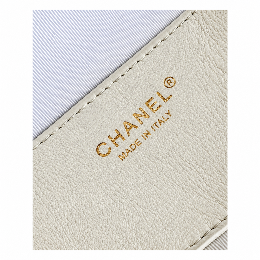 Chanel Quilted Zip Hobo Bag White 13×23.5×7.5cm